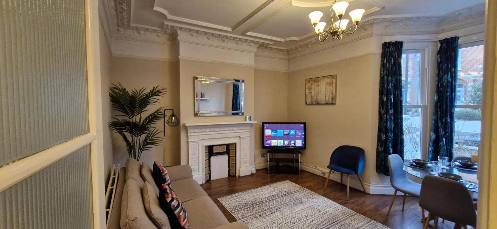 Appartamento Charming Flat In Wimbledon Londra Esterno foto