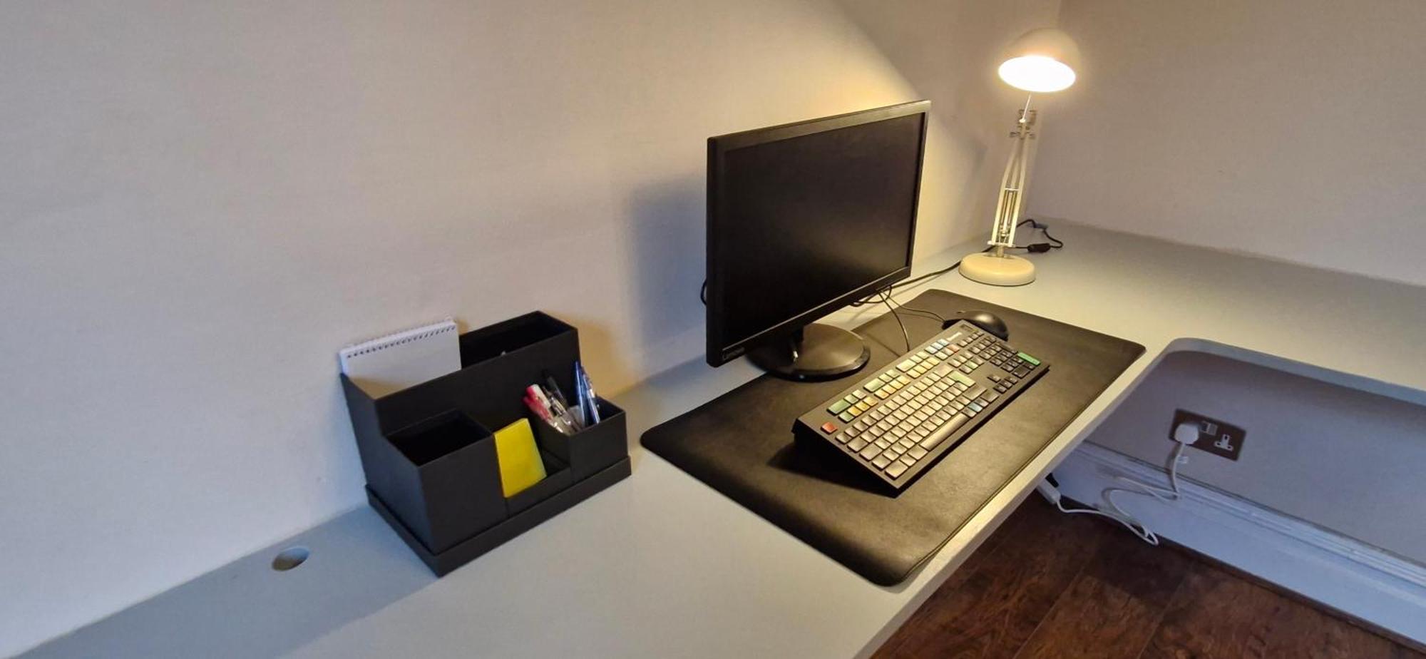 Appartamento Charming Flat In Wimbledon Londra Esterno foto